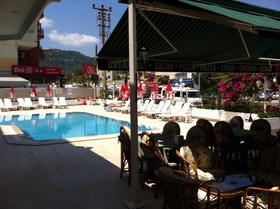 Oasis Hotel & Apartments