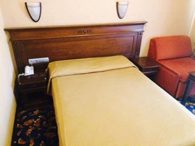 Oasis Hotel & Apartments