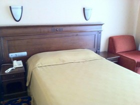 Oasis Hotel & Apartments