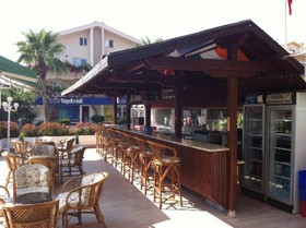 Oasis Hotel & Apartments