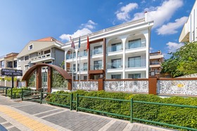Princess Kinli Suites Hotel