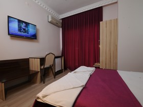 Rosy Hotel