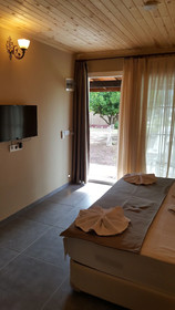 Mavi Yengec Restaurant & Bungalows