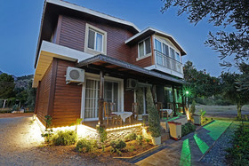 Mavi Yengec Restaurant & Bungalows