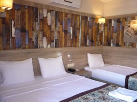 Street 61 Studio Hotel