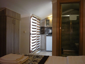 Street 61 Studio Hotel