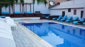 Street 61 Studio Hotel