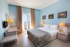 X Life Hotel