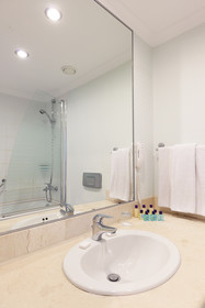 X Life Hotel