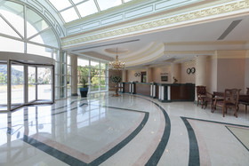 X Life Hotel