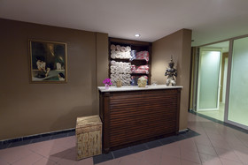 X Life Hotel