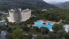 X Life Hotel