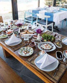 Maya Bistro Hotel Beach