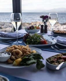 Maya Bistro Hotel Beach