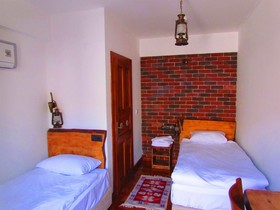 Amazon Petite Palace