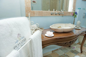 Swan Lake Boutique Hotel