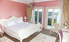 Swan Lake Boutique Hotel