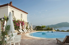 Swan Lake Boutique Hotel