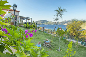 Swan Lake Boutique Hotel