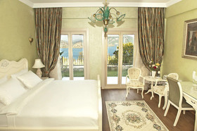 Swan Lake Boutique Hotel