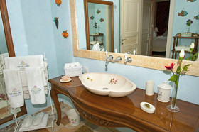 Swan Lake Boutique Hotel