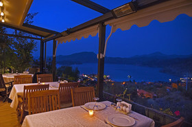 Swan Lake Boutique Hotel