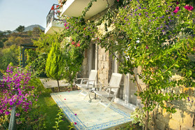 Swan Lake Boutique Hotel