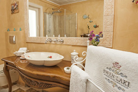 Swan Lake Boutique Hotel