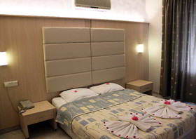 Özcan Beach Hotel