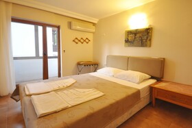 Ford Hotel