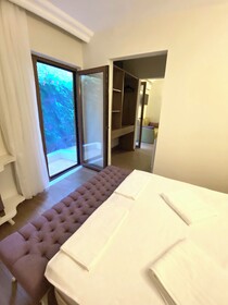 Ford Hotel
