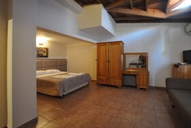 Ford Hotel
