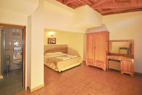 Ford Hotel
