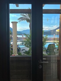 Ford Hotel