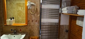 Swiss Eviniz Hotel