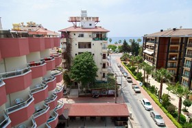 Yaman Life Hotel