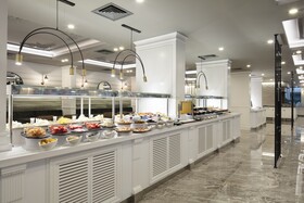 Blue Marlin Deluxe Spa & Resort