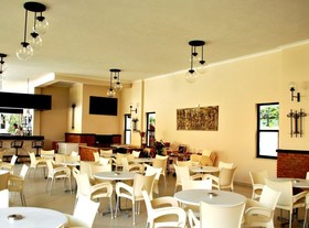 Boulevard Hotel