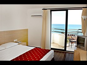 Boulevard Hotel