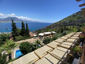 Castle Boutique Hotel