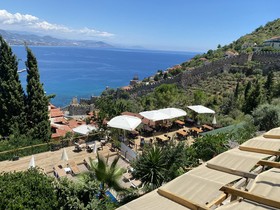 Castle Boutique Hotel