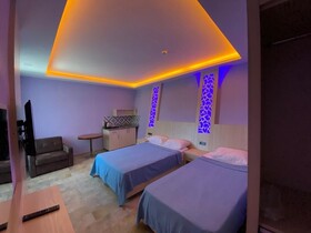 Castle Light Boutique