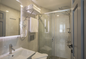 Comfort Suites