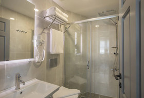 Comfort Suites