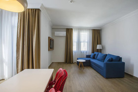 Comfort Suites