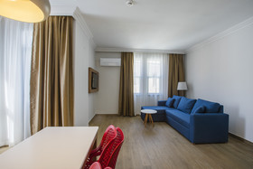 Comfort Suites