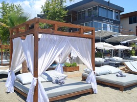 En Vie Beach Boutique Hotel