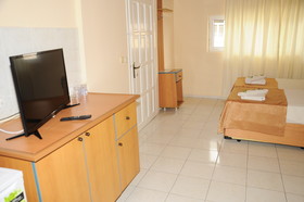 Larsen's Suit Hotel