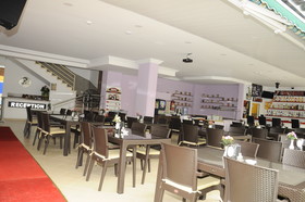 Larsen's Suit Hotel