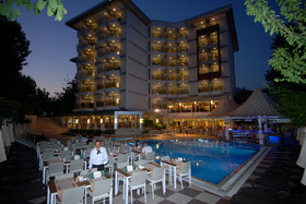 Grand Okan Hotel